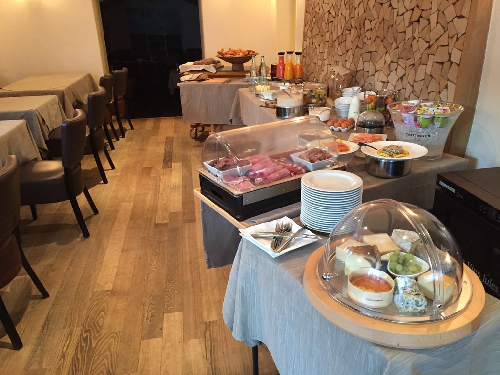 Hotel Restaurant Au Sauvage Фрібур Екстер'єр фото